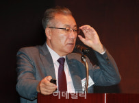 [포토]발표하는 한정화 한양대학교 교수