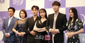 [포토]한자리에 모인 tvN 토일드라마 호텔 델루나 주역들