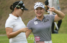 [포토] 정희원-박신영 신영아 자리 바꿔야 돼