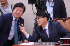 다시 만난 여야… 對日은 한목소리, 추경은 딴소리
