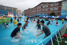[포토]장맛비도 막을수 없는 물놀이