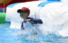 [포토] 초등학교에서 즐기는 바캉스