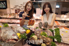 [포토]신세계백화점, 말복 맞이 프리미엄 수산물 할인 판매