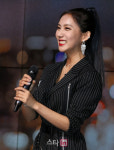 [포토]밝게 웃는 가수 소영
