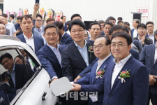 현대차, 부산에 도심형 수소충전소 열어