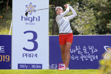 [포토] 신미진 하이 피니시로 날린다