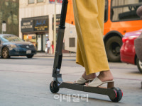 현대·기아차, 자동차 빌트인 타입 전동 스쿠터 공개