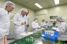 [포토]홍남기 부총리, 추석 중소기업 현장방문