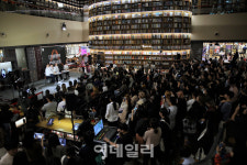 재공연 앞둔 다윈 영의 악의 기원 낭독콘서트 개최