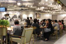 롯데百, 62개 식당가 브랜드 첫 세일 행사