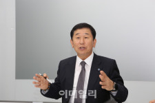 13개 학과 통폐합 학교식당 밥먹고 기숙사에서 자며 설득했죠