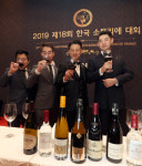 [포토]신의 물방울 가리는 한국 최고의 와인 소믈리에는?