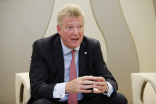 [인터뷰]지배구조 부실 기업 투자…떨어지는 칼 잡는 것