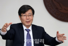 [만났습니다]①임홍재 국민대총장 대학 위기, 산학협력서 길 찾겠다“