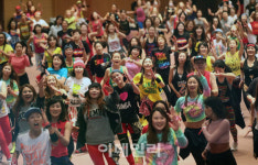 [포토]오늘은 모두 줌바 댄스