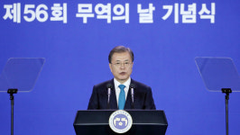 文대통령 무역 힘 굳건해 우리 경제 낙관