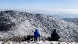 승우여행사, 백미대간 33봉 오르기 도전