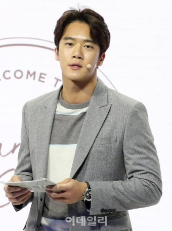 [포토]삼성전자 그랑데 AI 소개하는 배우 하석진