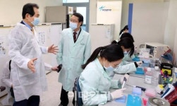 [포토] 코젠바이오텍 방문한 정세균 총리