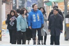 [포토]창신동을 둘러보는 이낙연 전 총리