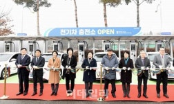 국내 최급속 전기차 충전소 킨텍스에 오픈…100㎾급 10대