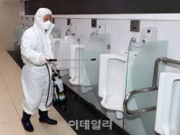 [포토]서울역 화장실은 방역중