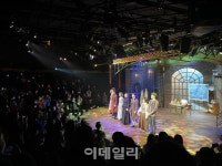 마스크 꼭 착용하세요…코로나19로 달라진 공연장