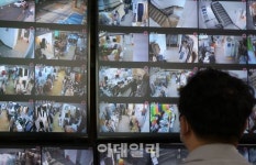 [포토] 인적 뜸한 패션타운 의류상가