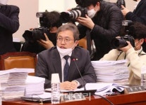 [포토]질의하는 송기현 의원