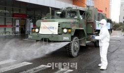 [포토]화생방방호사령부, 서울 가톨릭대학교 성모병원에서 방역