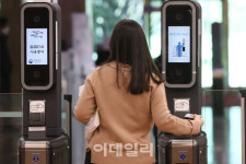 [포토]정부청사 코로나19 감염 위험을 없애기 위해