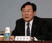 [포토] 중소기업 애로사항 호소하는 김기문 회장