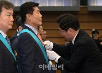 [포토] 이상원 상아프론테크 대표, 금탑산업훈장 수상