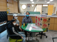 용돈 모아 산 마스크, 어려운 이웃에…파출소 찾은 따뜻한 손길