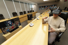 KT 슈퍼VR, 영어교육과 원격모임 등 콘텐츠 추가