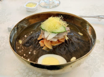 北 ‘냉면맛집’ 옥류관도 코로나19 직격탄 못 피했다
