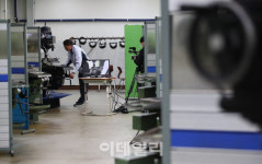 [포토]실습장에서 온라인 녹화