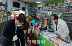 [포토]감사 인사를 전하는 이낙연 더불어민주당 당선인