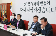 [포토]질의에 답하는 심재철