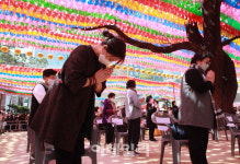 [포토]부처님 오신날, 코로나19 극복과 치유