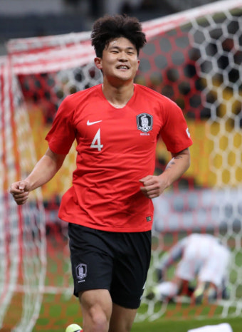 한국 축구대표팀 주전 수비수 김민재, 품절남 됐다…2일 결혼