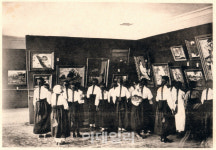 아주 낯선 욕망에 눈뜨다…초상화 사고 백자 팔고