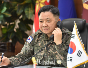 합참의장, EU 군사위원장과 통화…코로나19 대응 노하우 공유