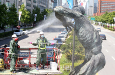 [포토]보기만해도 시원한 물청소