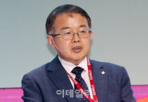 [포토]인구절벽 극복을 위한 토론하는 김용기 부위원장