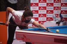 포켓볼 여왕의 스리쿠션 맞대결...김가영, 차유람에 접전 승리