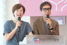 [포토]박미선,이종현 국장 그린 콘서트의 자선은 그대로