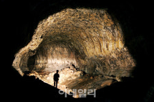 1만년 간 어둠속 숨겨왔던 제주의 용암 동굴, 그 자태 드러낸다
