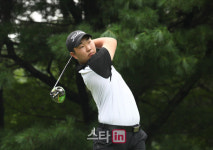 [포토]남자 중등부 3위 문동현의 티샷