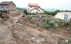 [포토]수해로 길이 없어진 마음